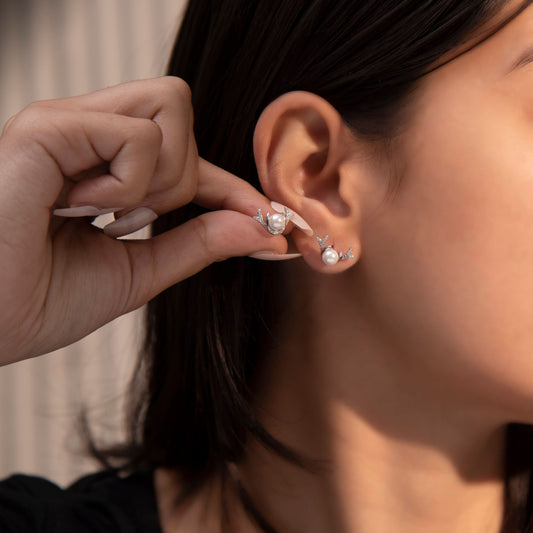 Silver Sylvan Pearl Studs Silvish