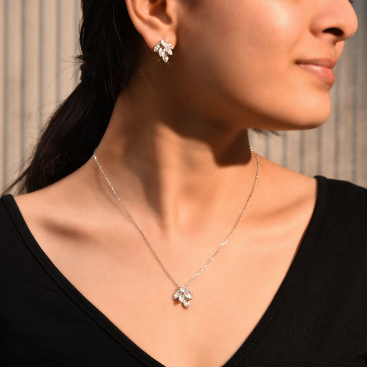 Silver Shimmering Leaf Pendant Set Silvish
