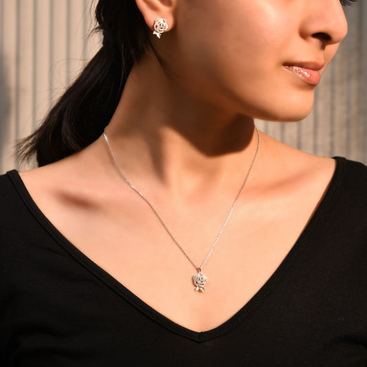 Silver Flower Pendant Set Silvish