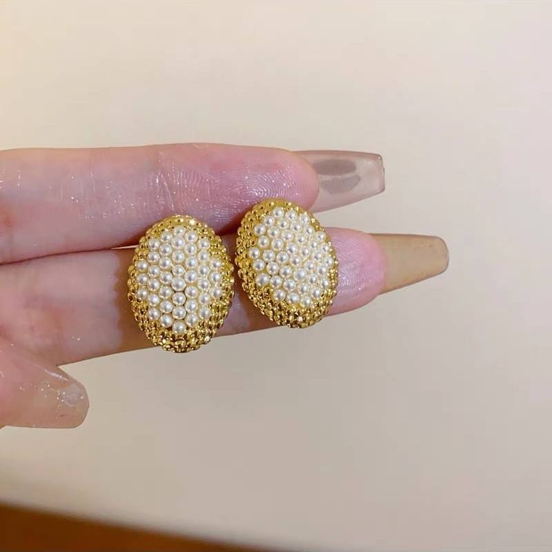 Vintage Oval Pearl Stud Earrings