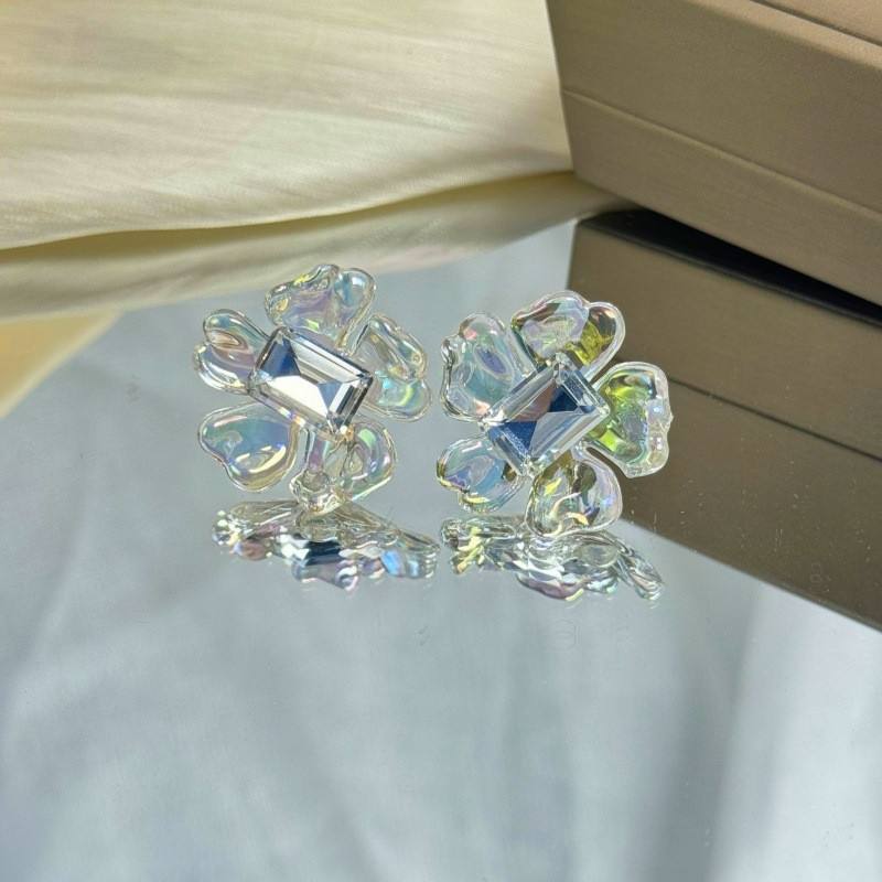 Pearl Blossom Party Stud Earrings