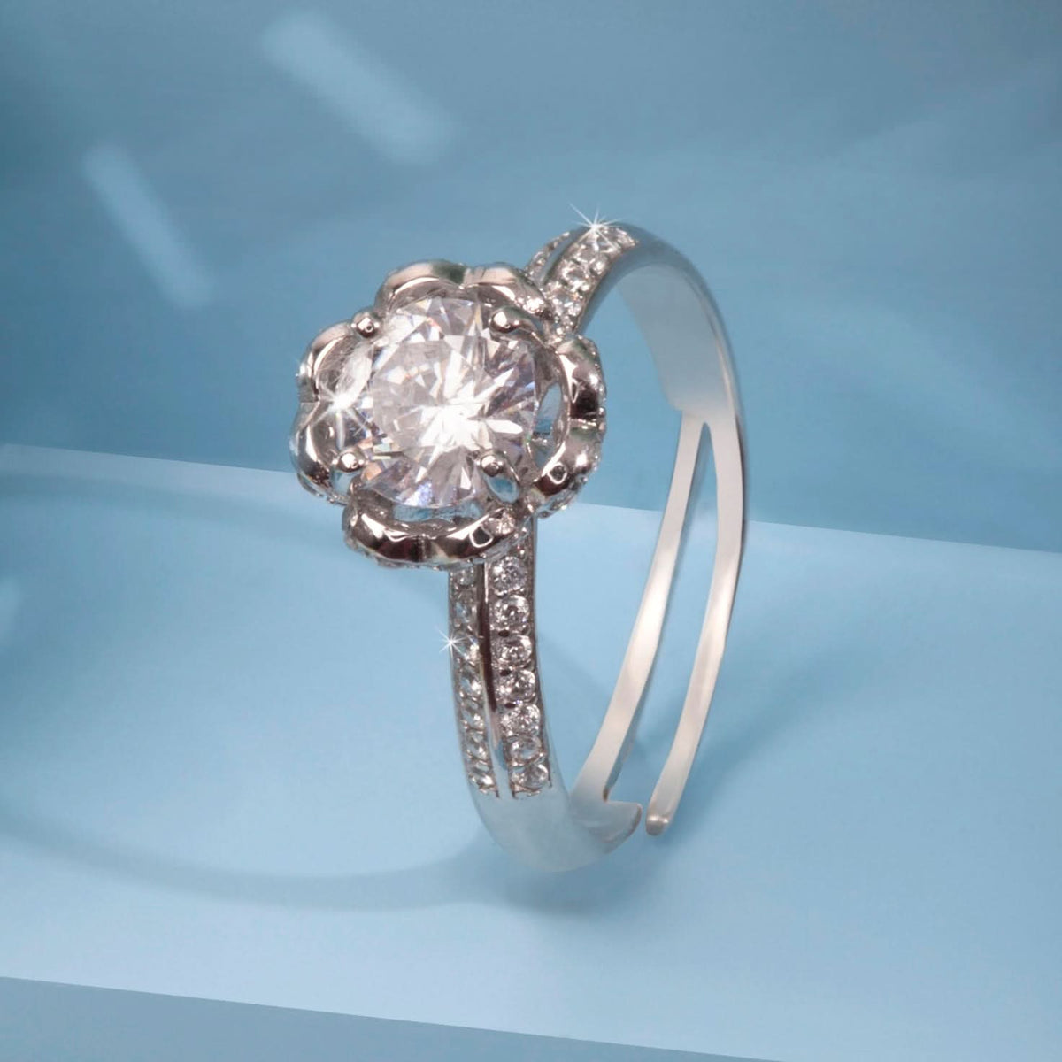 Silver Round Glory Zircon Floral Ring Silvish