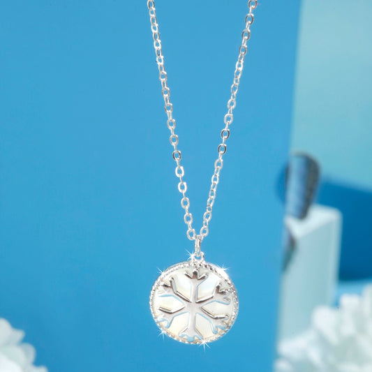 Silver Frozen Beauty Snowflake Pendant Silvish