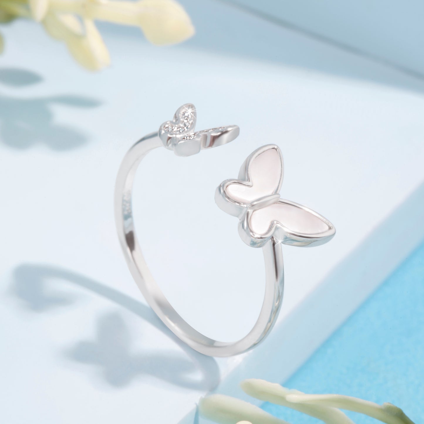 'Flutter Bliss' Silver Ring