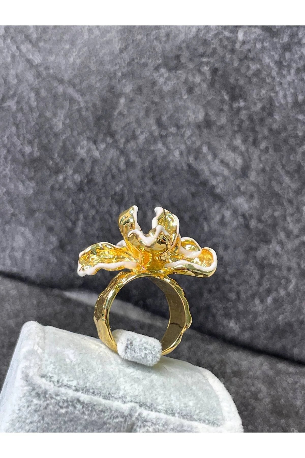 Gold Floral Sculpted Ring Hunan Haoyi