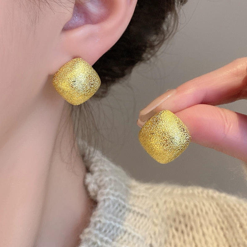 Matte Gold Square Stud Earrings Yiwu Zhuchai E-Commerce Firm (Individual Business)