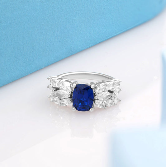 'Mystic Leaf Glow' Silver Ring