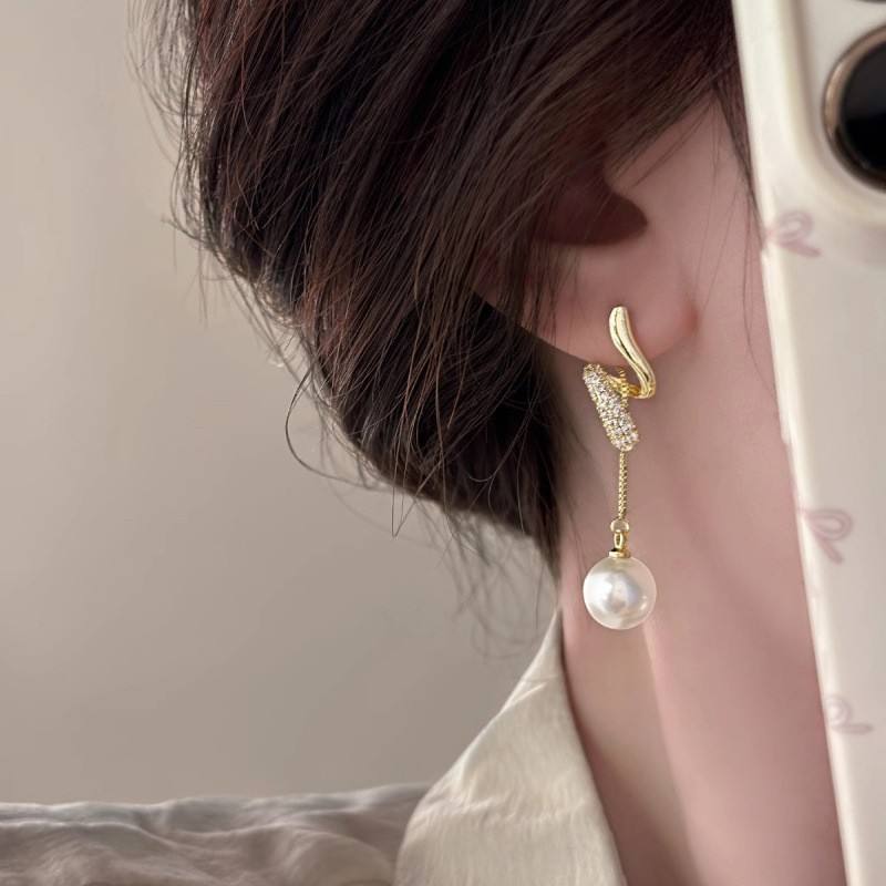 Gold Abstract Chain Drop Earrings with Pearl Yiwu Baochai E-Commerce Firm