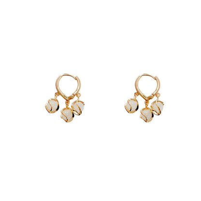 Gold Hoop Earrings with White Shell Charms Yiwu Zhuchai E-Commerce Firm (Individual Business)