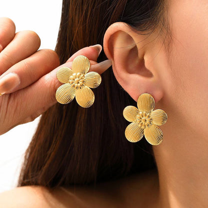 Five-Petal Flower Earrings for Women Yiwu Baochai E-Commerce Firm