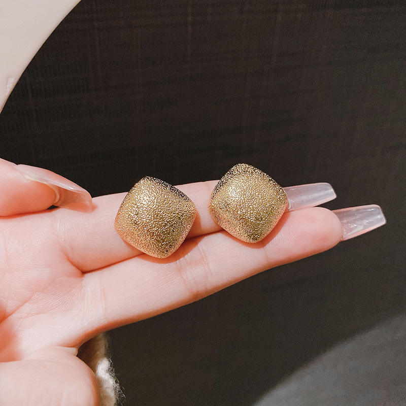 Matte Gold Square Stud Earrings Yiwu Zhuchai E-Commerce Firm (Individual Business)