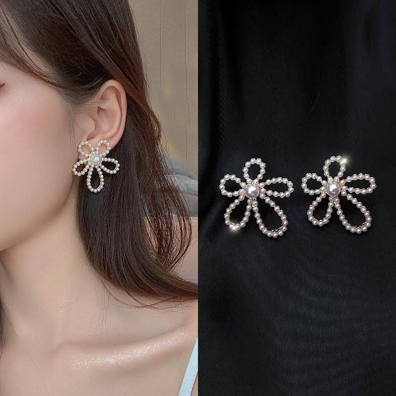 Gold Plated Hollow Flower Pearl Earrings for Women Yiwu Zhuchai E-Commerce Firm