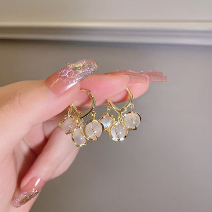 Gold Hoop Earrings with White Shell Charms Yiwu Zhuchai E-Commerce Firm (Individual Business)