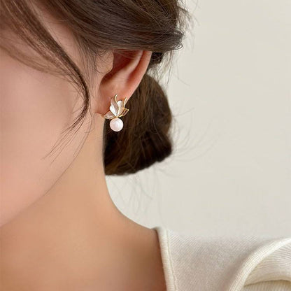 French Style Butterfly Pearl Stud Earrings for Women Yiwu Baochai E-Commerce Firm