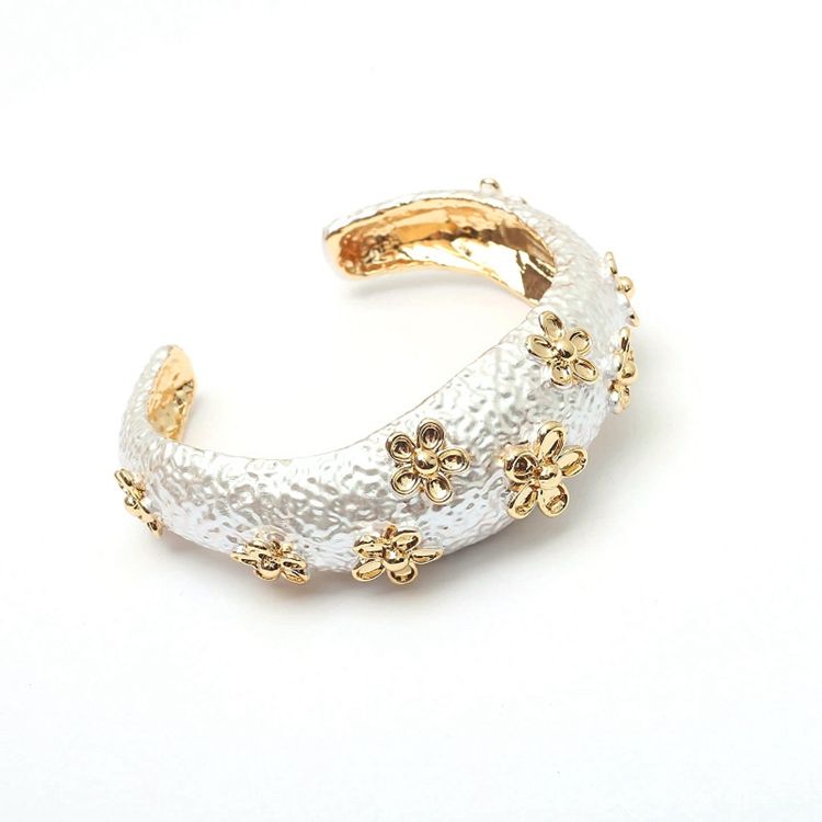 Hammered Silver & Gold Floral Cuff Bangle Yiwu Baochai E-Commerce Firm