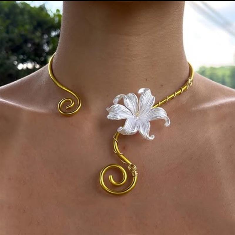 Gold Spiral Pendant Necklace with White Floral Accent Hunan Haoyi Gift Co., Ltd.