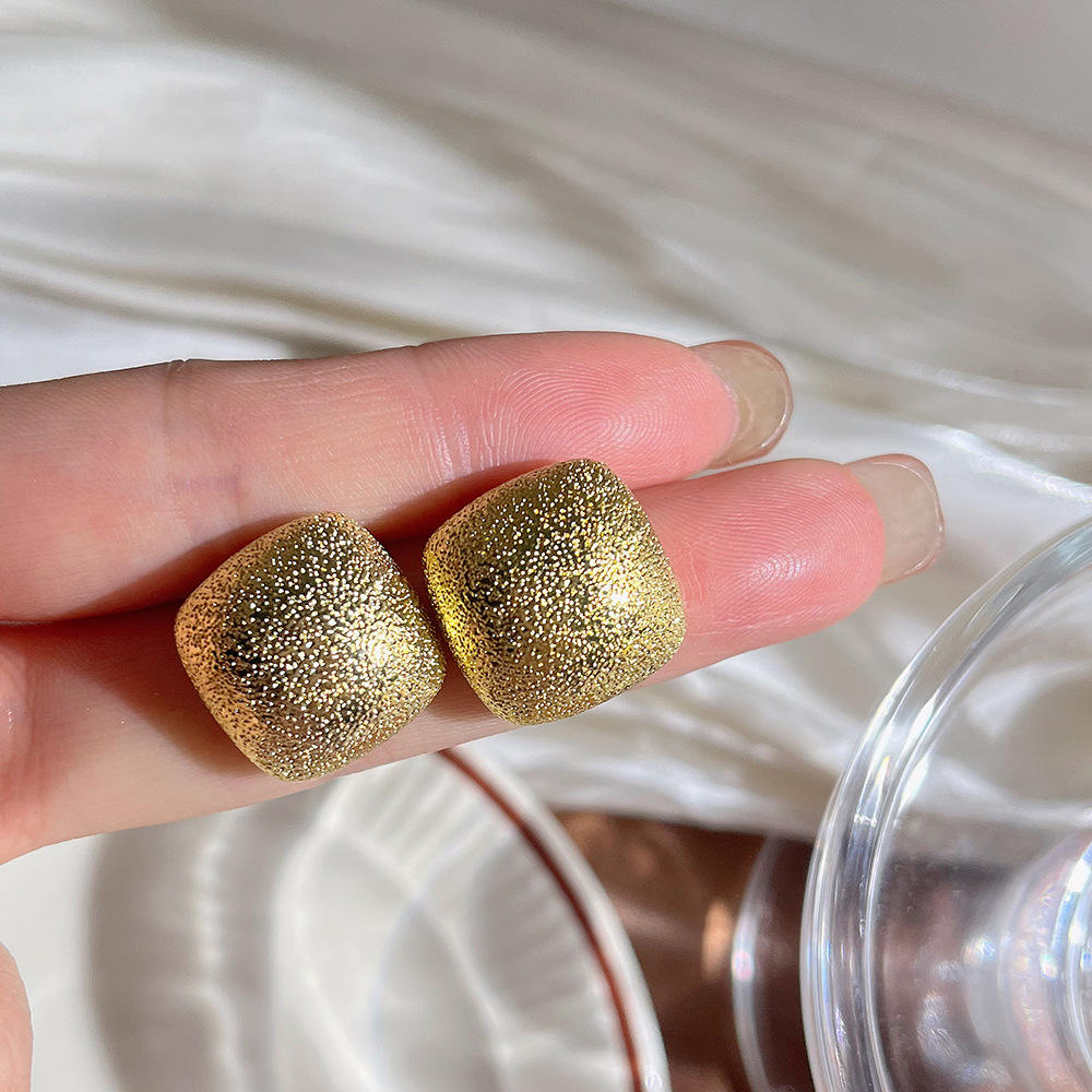 Matte Gold Square Stud Earrings Yiwu Zhuchai E-Commerce Firm (Individual Business)