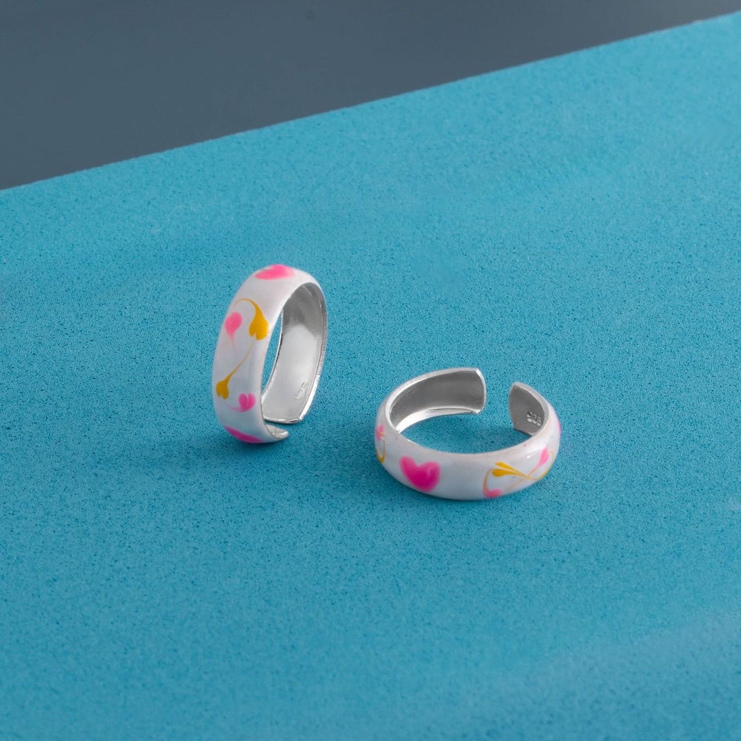 Silver White Colored Heart Pattern Toe Rings Silvish
