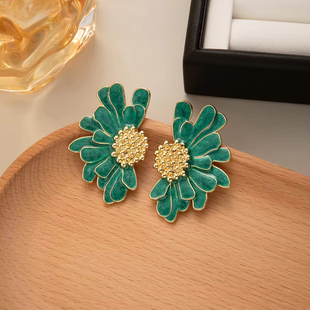 Exaggerated Layered Daisy Flower Earrings for Women Yiwu Baochai E-Commerce Firm