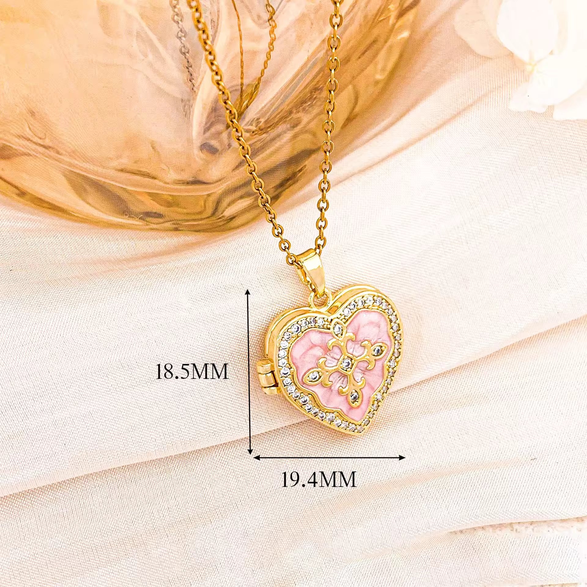 Pinteresty Heart Photo Locket Yiwu Hongye Jewelry Co. Ltd.