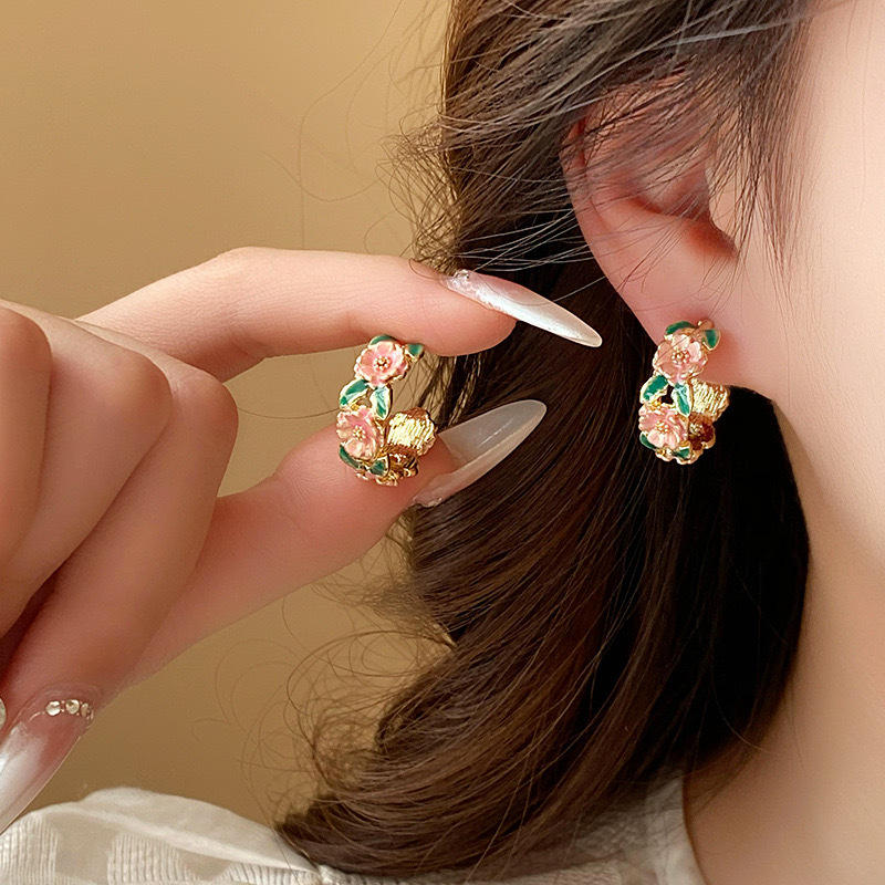 Retro Camellia Blush Enamel Stud Earrings Yiwu Baochai E-Commerce Firm