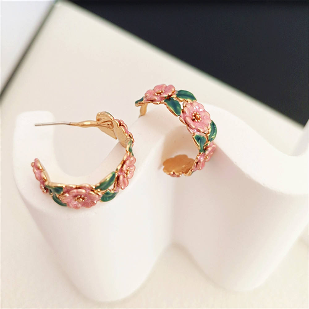 Retro Camellia Blush Enamel Stud Earrings Yiwu Baochai E-Commerce Firm