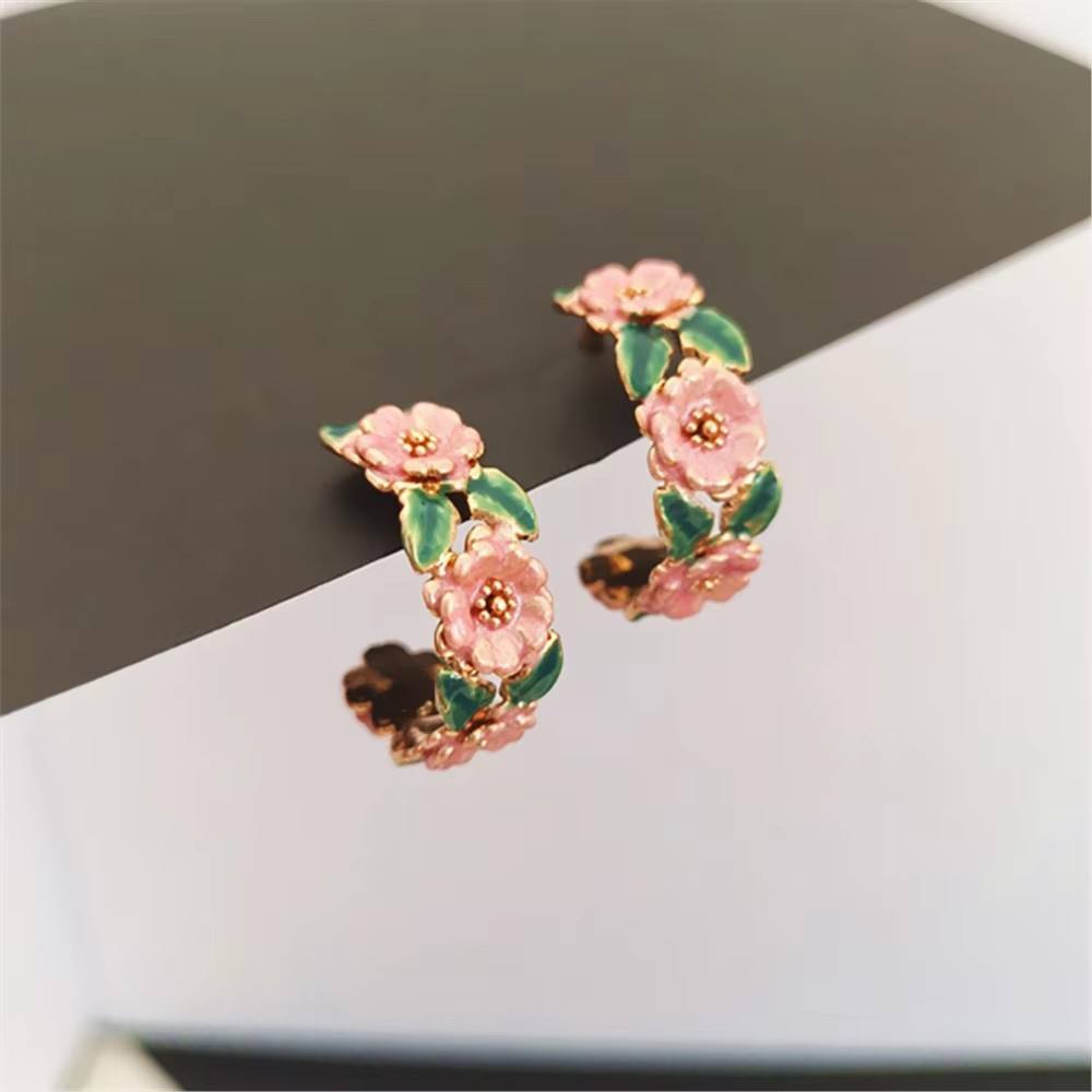 Retro Camellia Blush Enamel Stud Earrings Yiwu Baochai E-Commerce Firm