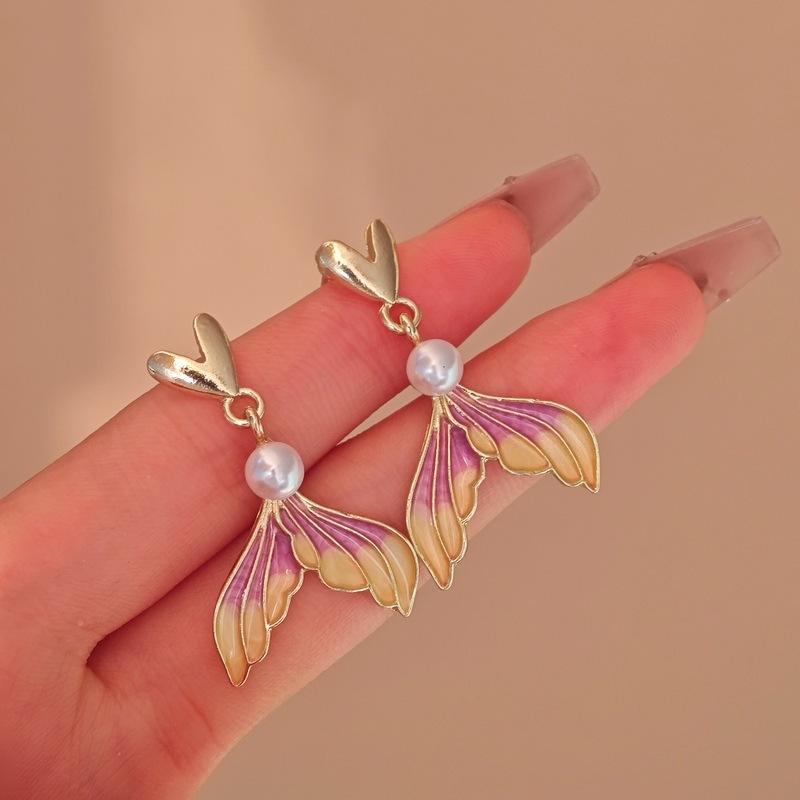 Purple Gradient Heart Fishtail Stud Earrings
