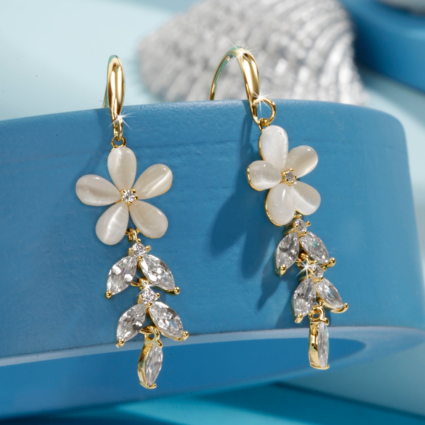 'Stunning Floral Dangler' Gold Plated Earring