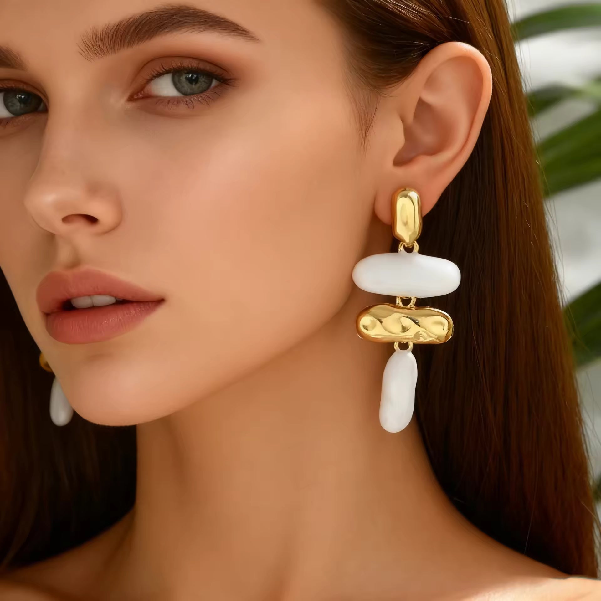 Red Stone Drop Earrings with Gold Detailing Hunan Haoyi Gift Co., Ltd.