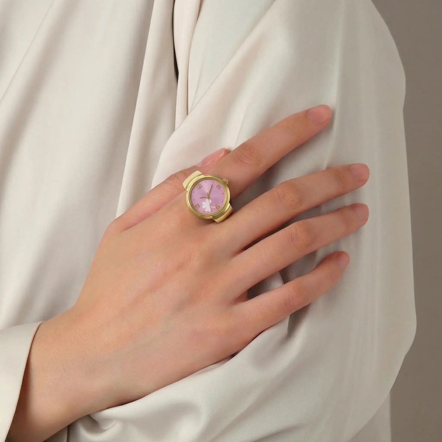 Clover Mini Dial Ring Watches Silvish
