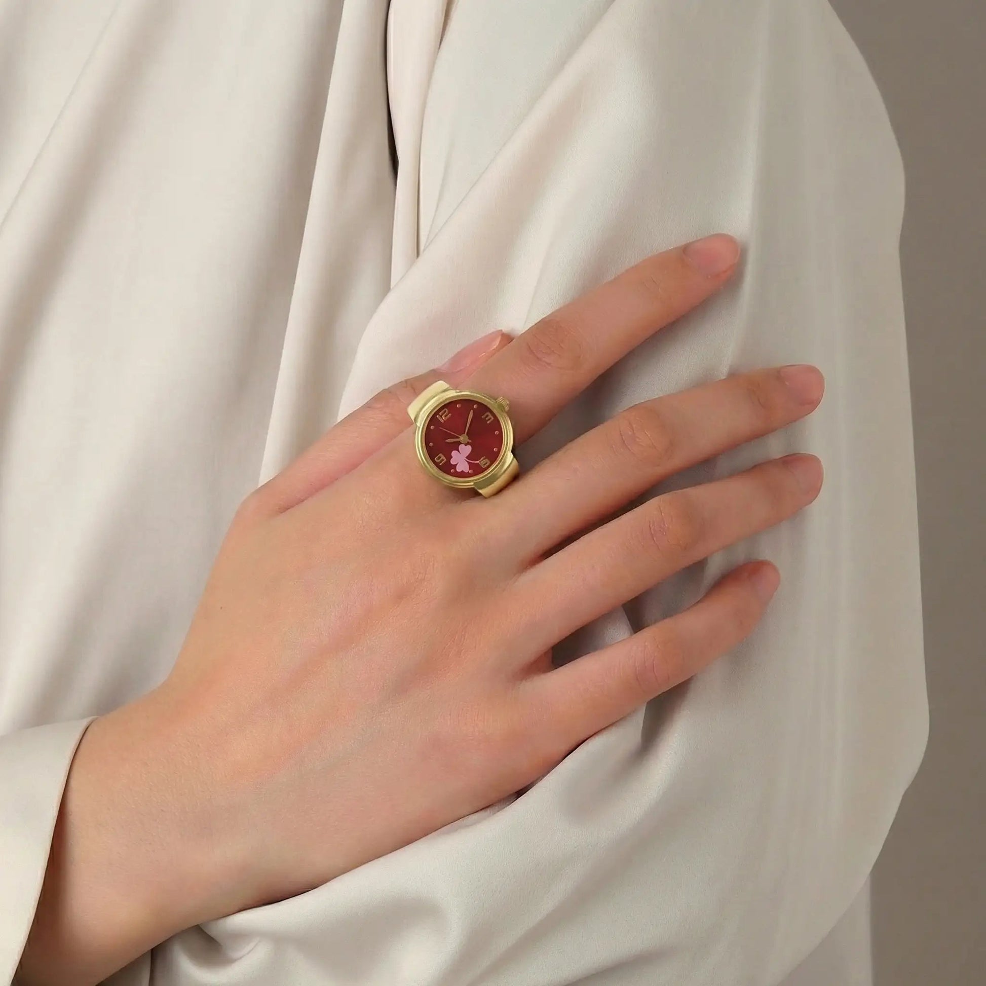 Clover Mini Dial Ring Watches Silvish