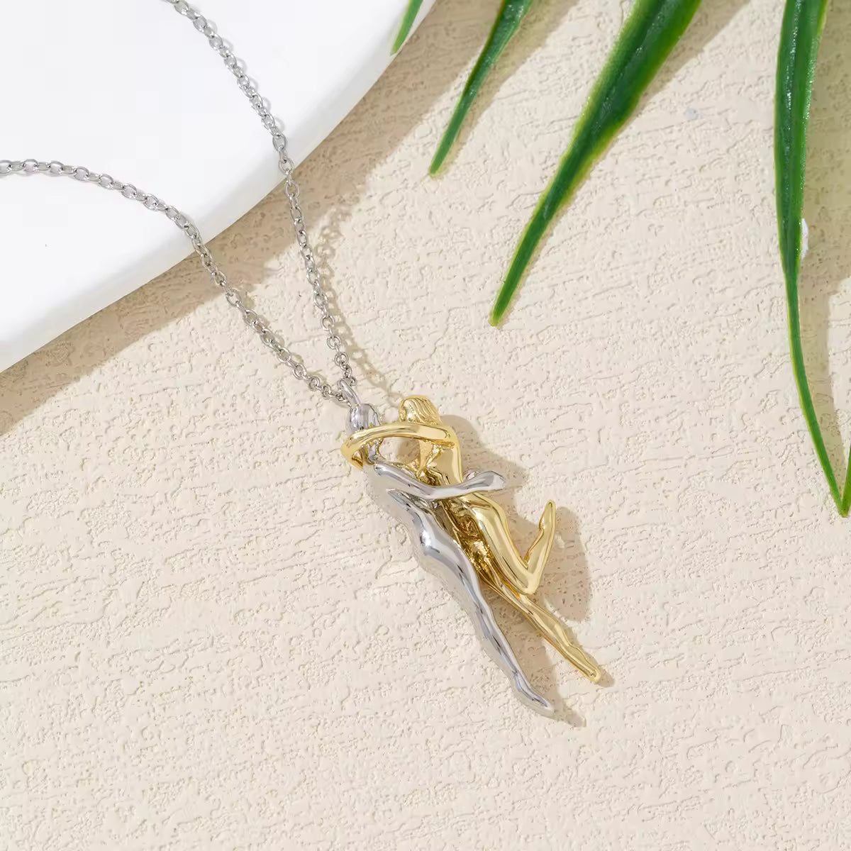 Couple Hug Love Pendant Yiwu Lucia Jewelry Co. Ltd.