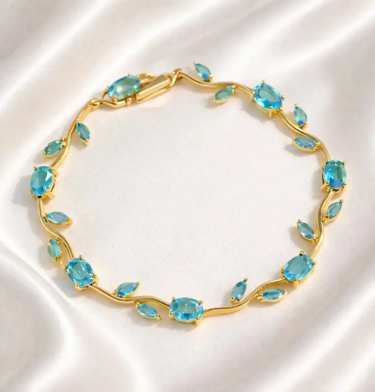 Princess Aura Tulip Bracelet Yiwu Lucia Jewelry Co. Ltd.
